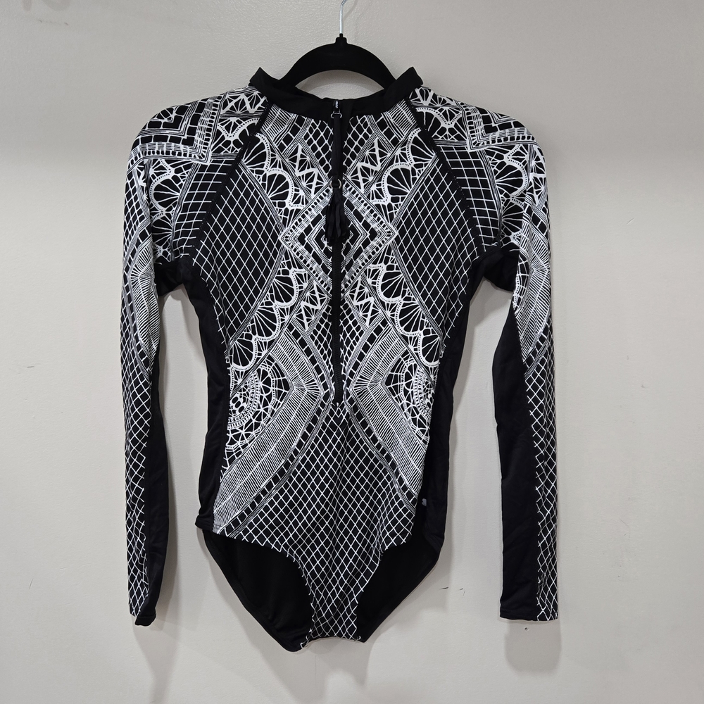 Beach House Sport Black and White Geometric Long Sleeve Swim Suit Size 8